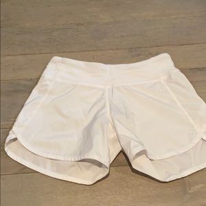 White kids IvIvva shorts
